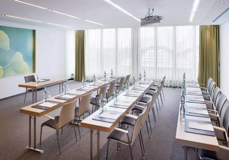 Mövenpick Hotel Frankfurt City Messe