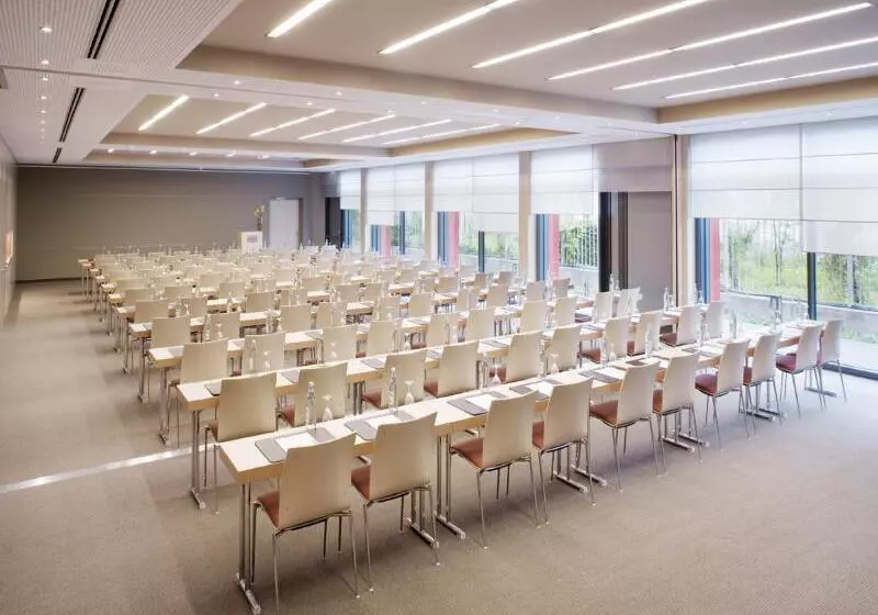 Mövenpick Hotel Frankfurt City Messe