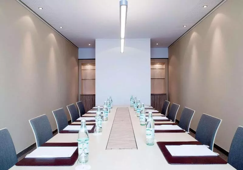 Mövenpick Hotel Frankfurt City Messe