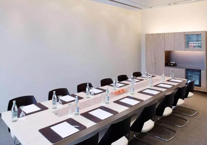 Mövenpick Hotel Frankfurt City Messe