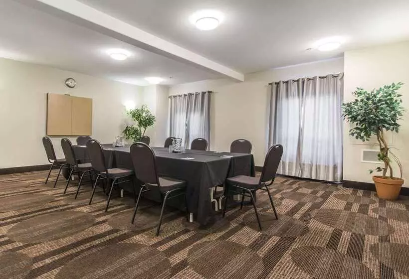 هتل Quality Inn Airport