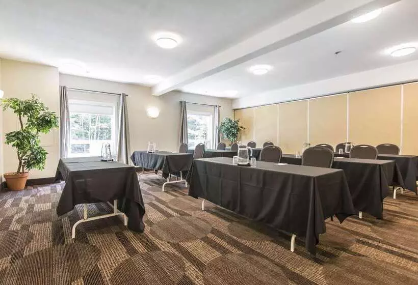 هتل Quality Inn Airport