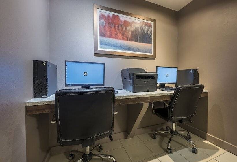 فندق Quality Inn Airport