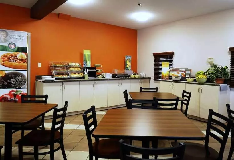 هتل Quality Inn Airport