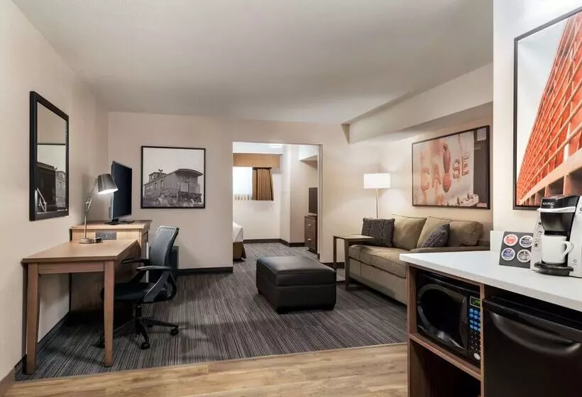 호텔 Canalta Airdrie