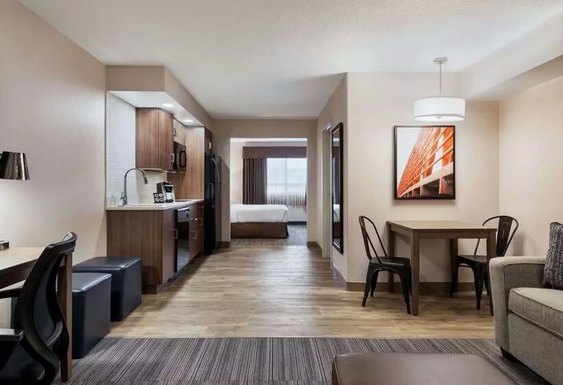 호텔 Canalta Airdrie