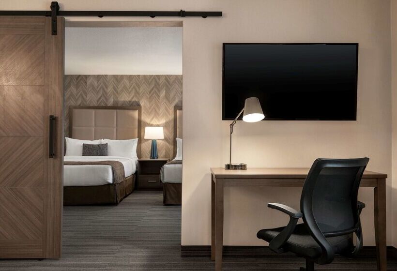 Отель Canalta Airdrie