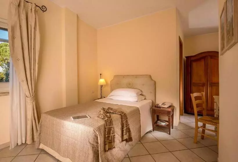 هتل Selva Candida