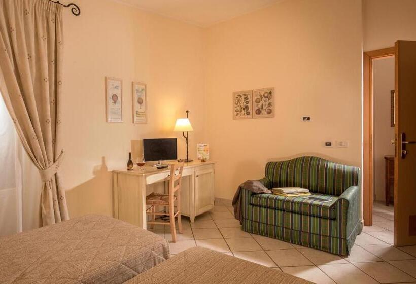 هتل Selva Candida