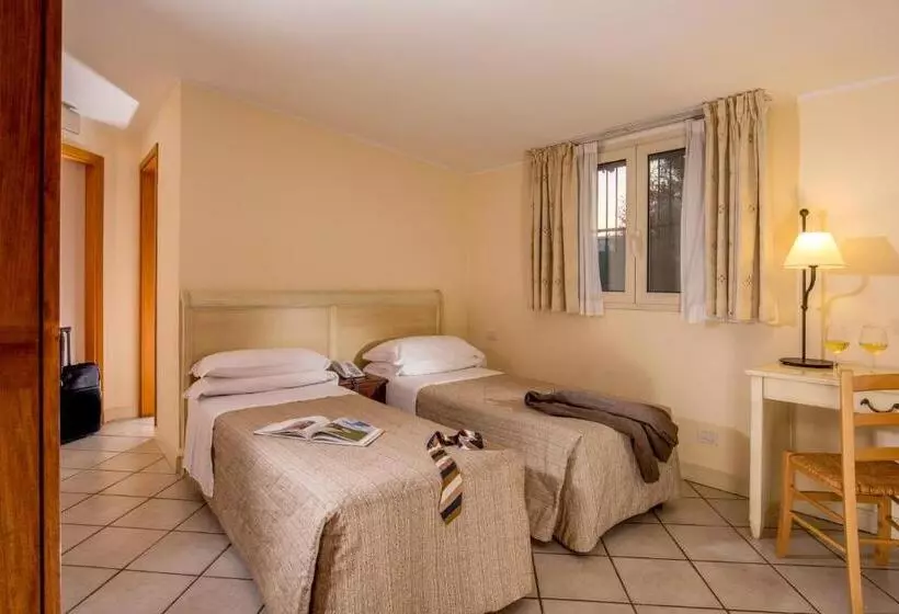 هتل Selva Candida