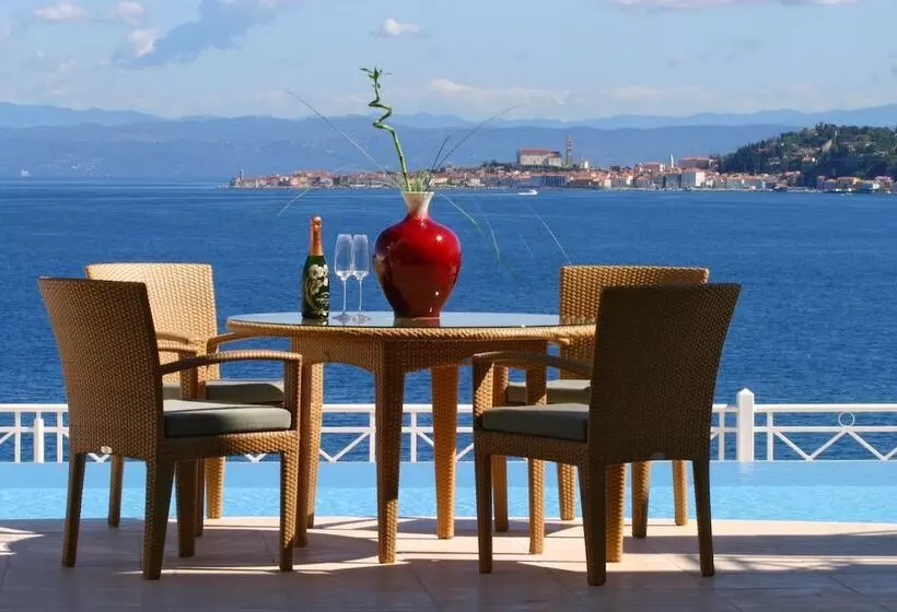 Отель Skiper Resort Savudrija