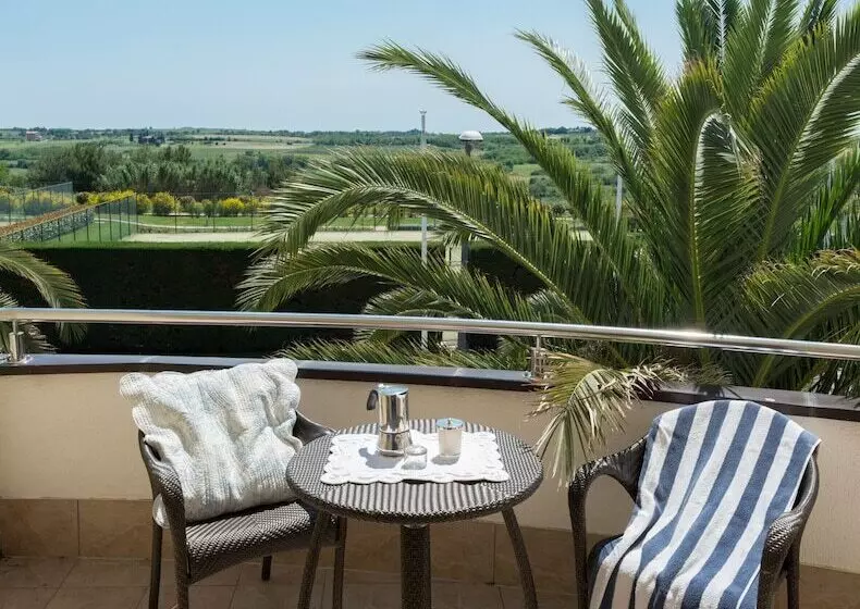 Отель Skiper Resort Savudrija