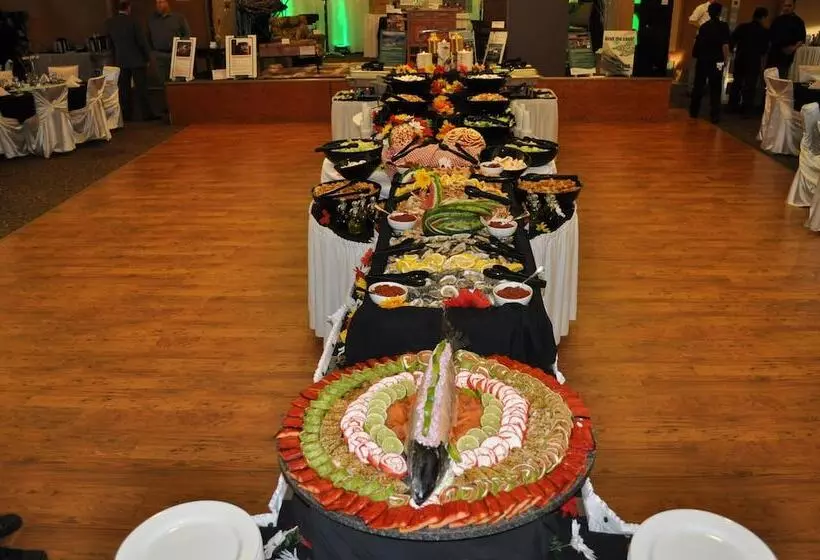 호텔 Slave Lake Inn & Conference Centre