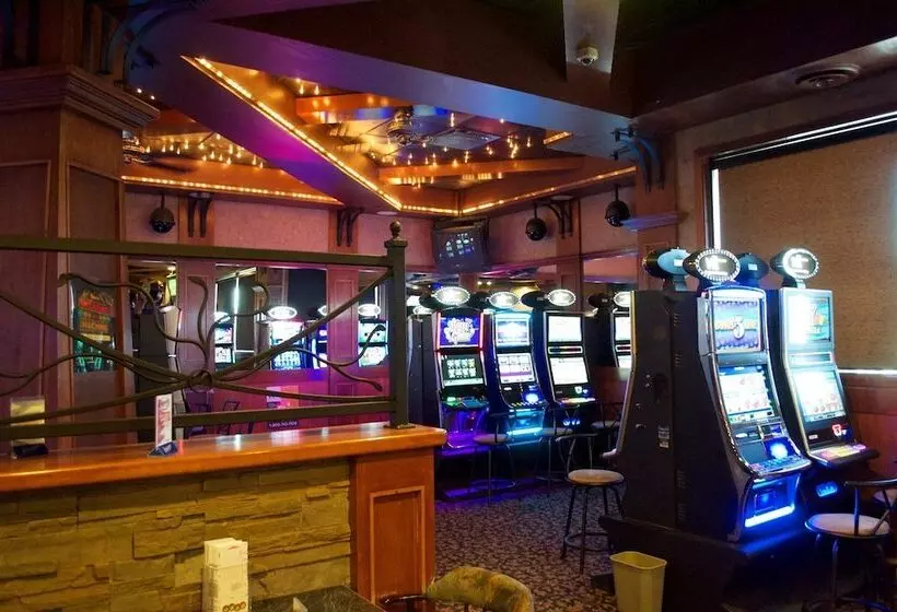 호텔 Slave Lake Inn & Conference Centre