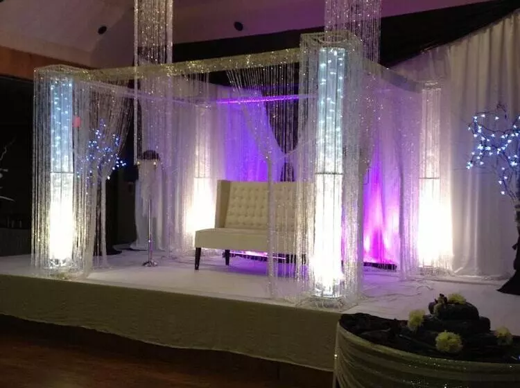 호텔 Slave Lake Inn & Conference Centre