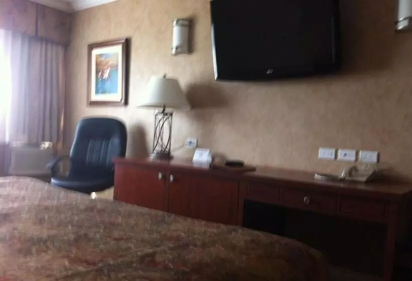 호텔 Slave Lake Inn & Conference Centre