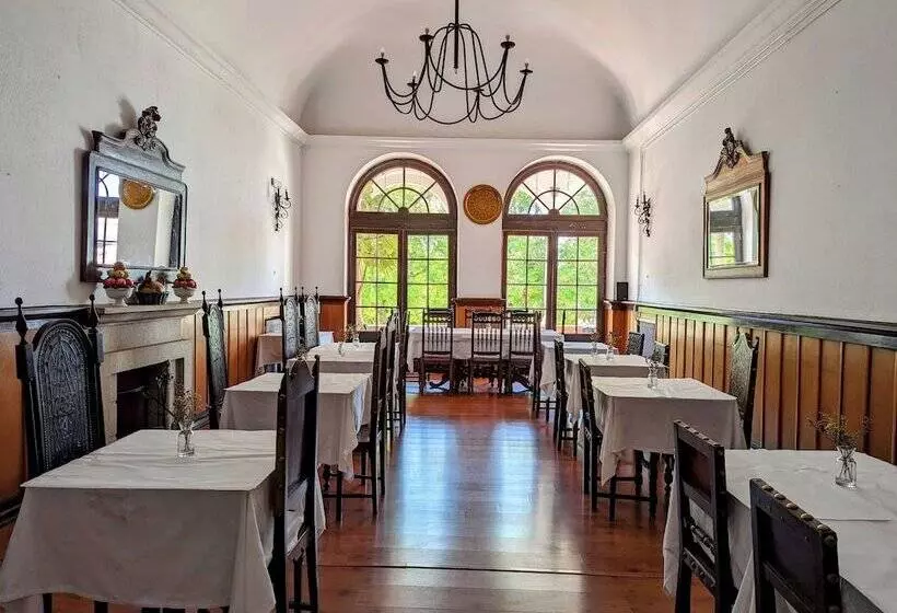 هتل Solar De Monfalim