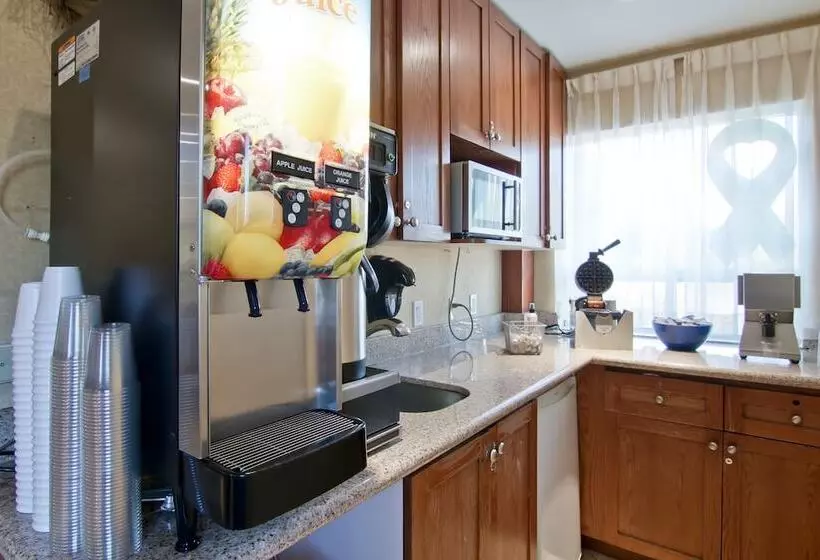 בית מלון כפרי Travelodge By Wyndham Trenton