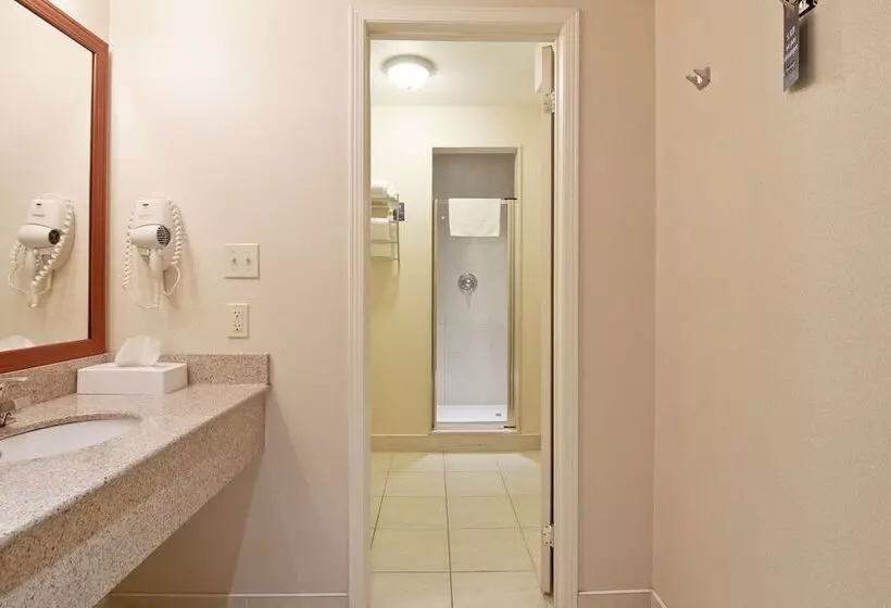 בית מלון כפרי Travelodge By Wyndham Trenton