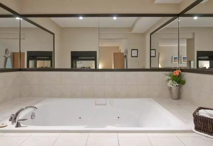 בית מלון כפרי Travelodge By Wyndham Trenton