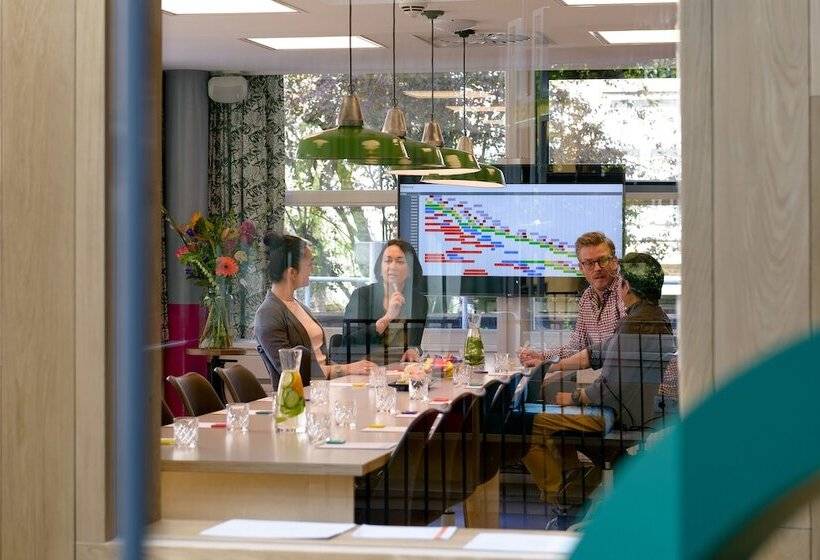 Stayokay Hostel Amsterdam Vondelpark