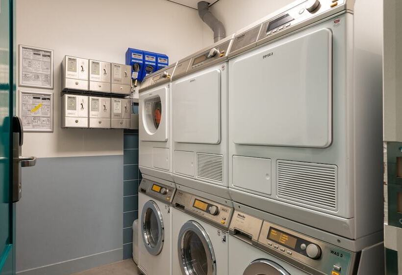 Stayokay Hostel Amsterdam Vondelpark