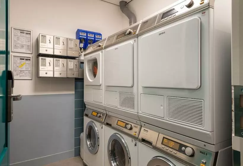 Stayokay Hostel Amsterdam Vondelpark