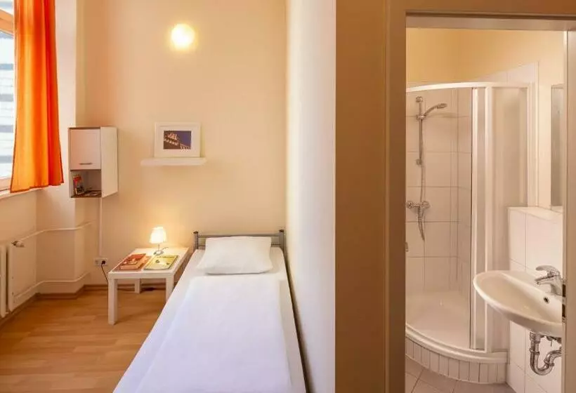 All In Hostel Berlin