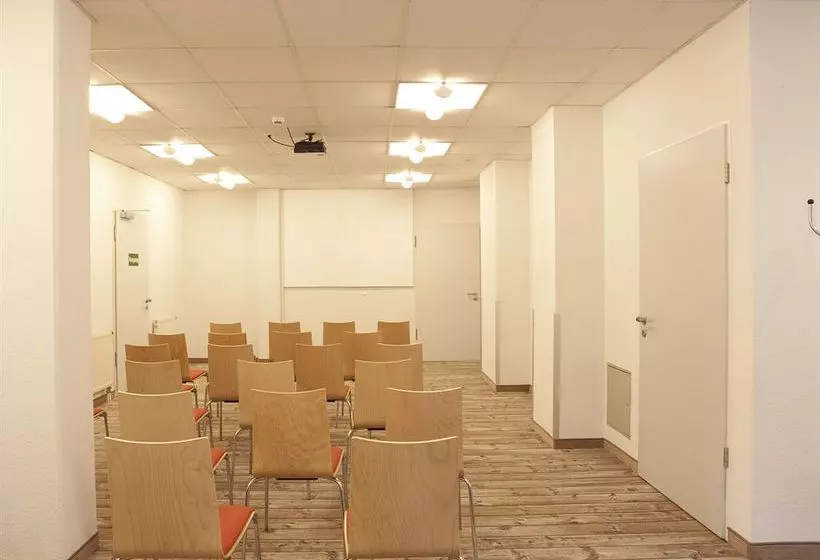 בית מלון כפרי Comfort  Ulm Blaustein