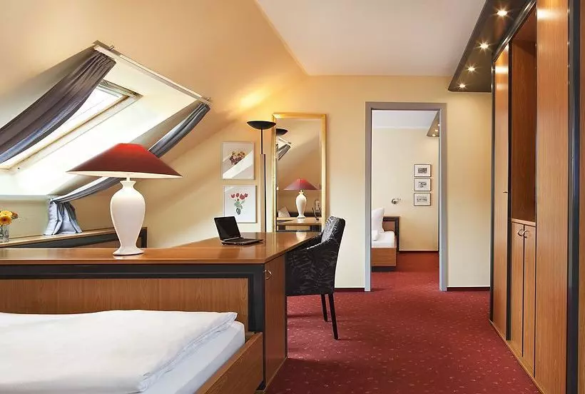 בית מלון כפרי Comfort  Ulm Blaustein