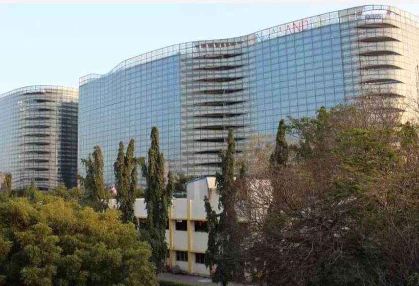 בית מלון כפרי Abu Palace   Chennai