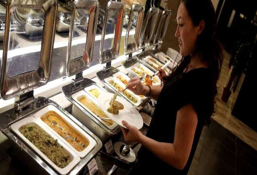 בית מלון כפרי Abu Palace   Chennai