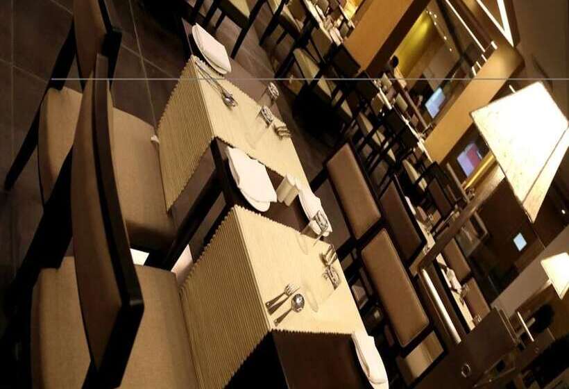 בית מלון כפרי Abu Palace   Chennai