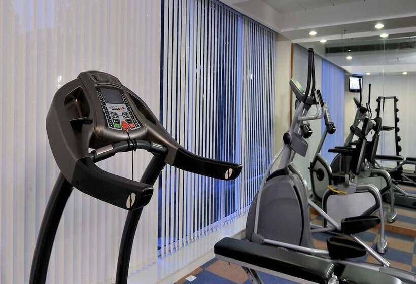 בית מלון כפרי Abu Palace   Chennai