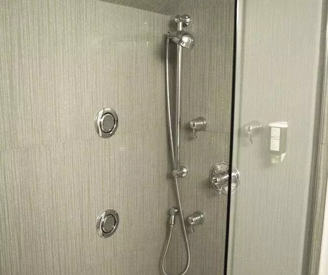 فندق Admiral Inn Mississauga