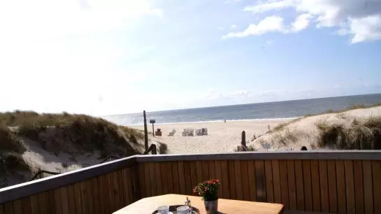 Hotelli House Vietheer - Luxurious Mini Beach House