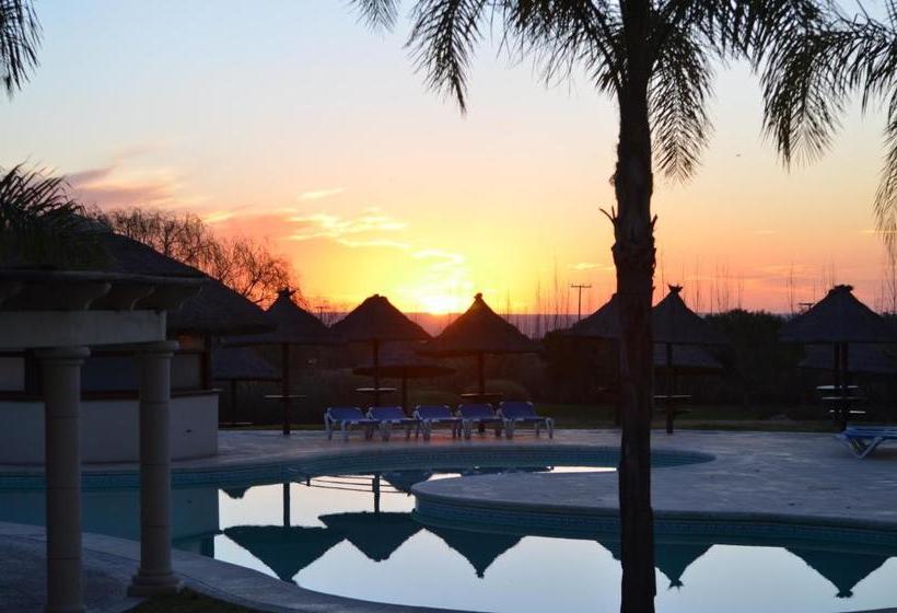 ホテル Howard Johnson Resort Spa & Convention Center