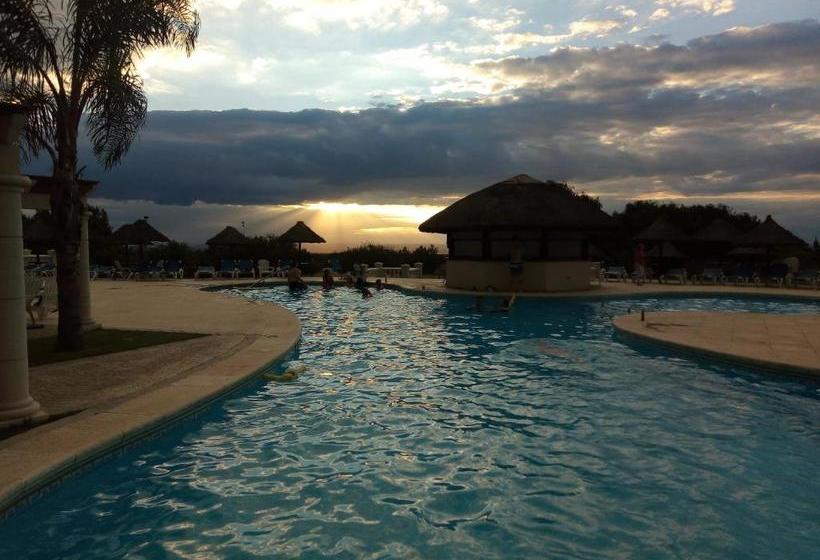 ホテル Howard Johnson Resort Spa & Convention Center