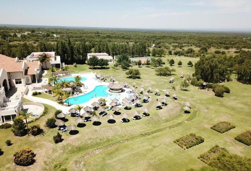 ホテル Howard Johnson Resort Spa & Convention Center