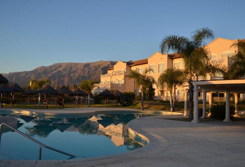 ホテル Howard Johnson Resort Spa & Convention Center