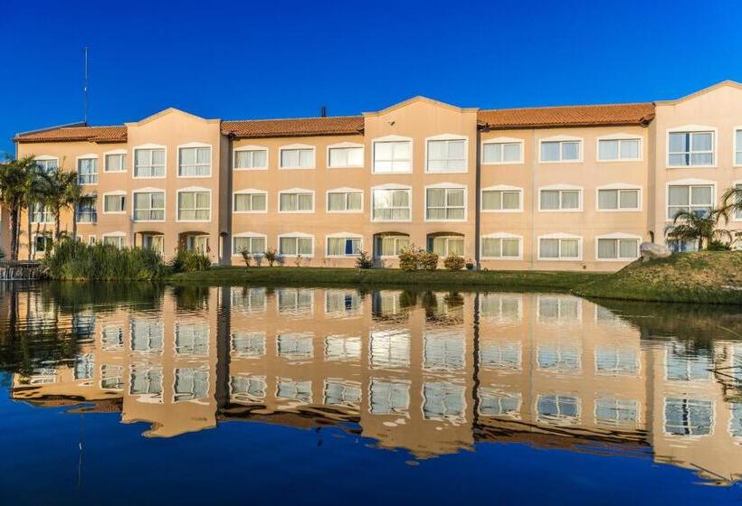 ホテル Howard Johnson Resort Spa & Convention Center