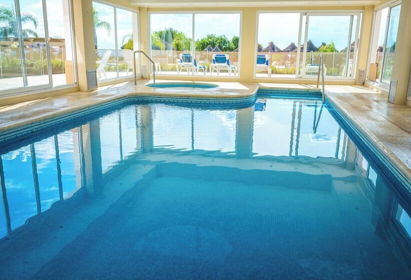 ホテル Howard Johnson Resort Spa & Convention Center