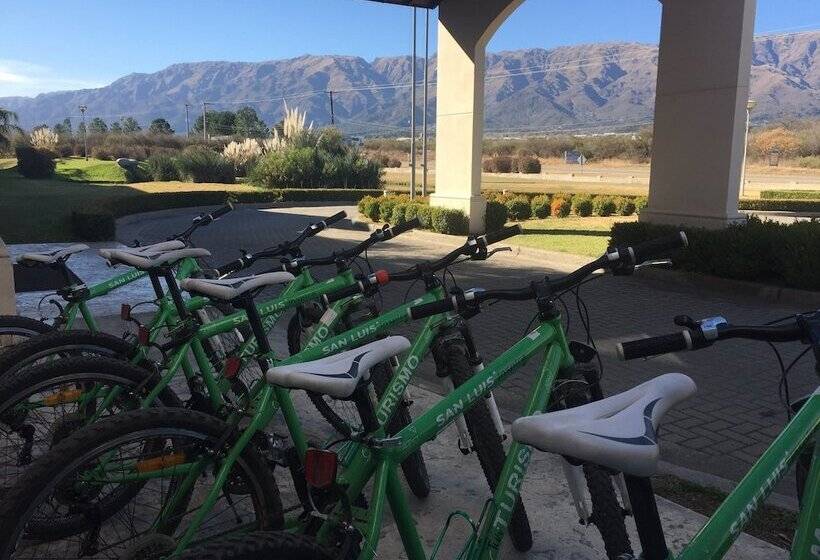 ホテル Howard Johnson Resort Spa & Convention Center