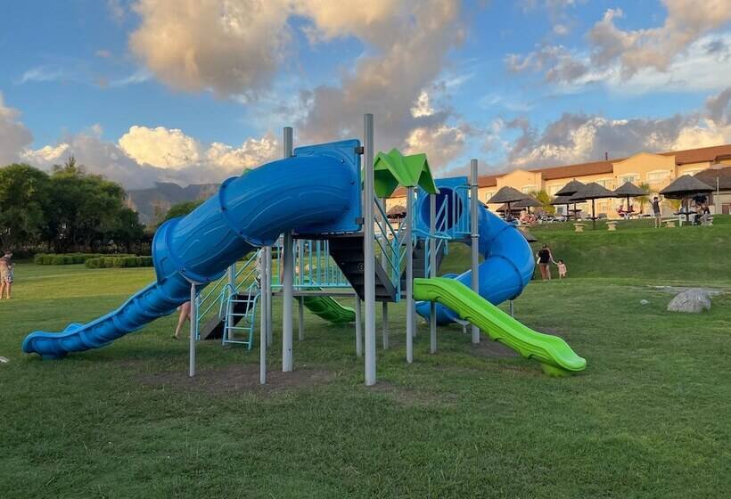 ホテル Howard Johnson Resort Spa & Convention Center