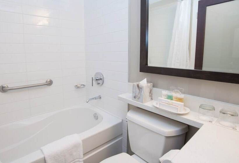 هتل La Grande Residence At The Sutton Place