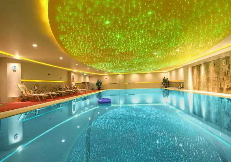 Hotelli OrientalBay International