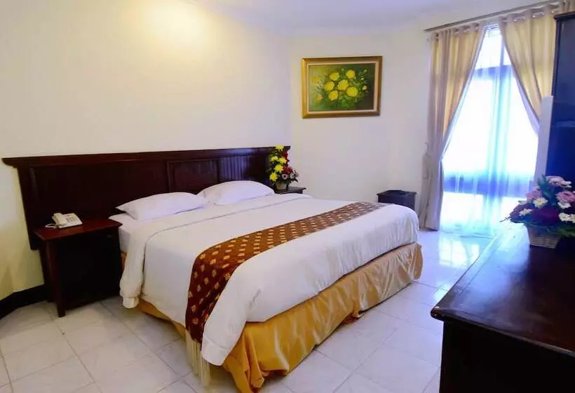 Отель Parai Beach Resort & Spa