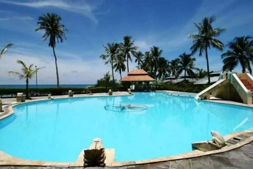 Отель Parai Beach Resort & Spa