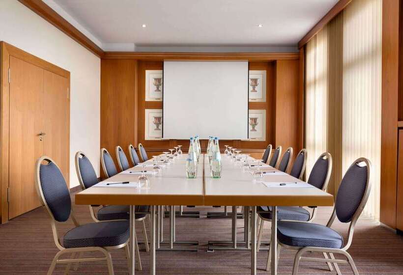 فندق Ramada By Wyndham München Airport