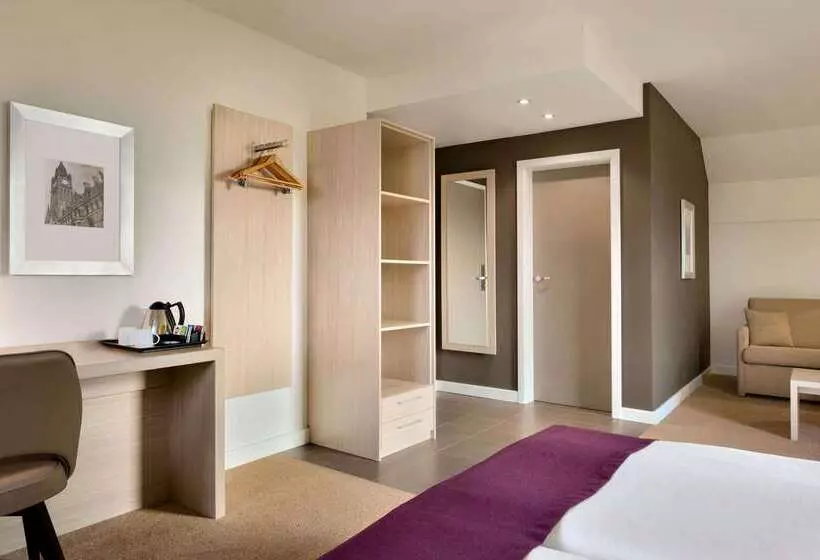 Отель Ramada By Wyndham München Airport